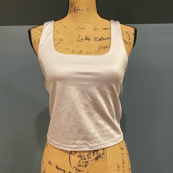 Fabletics tank top - Picture 1 of 5